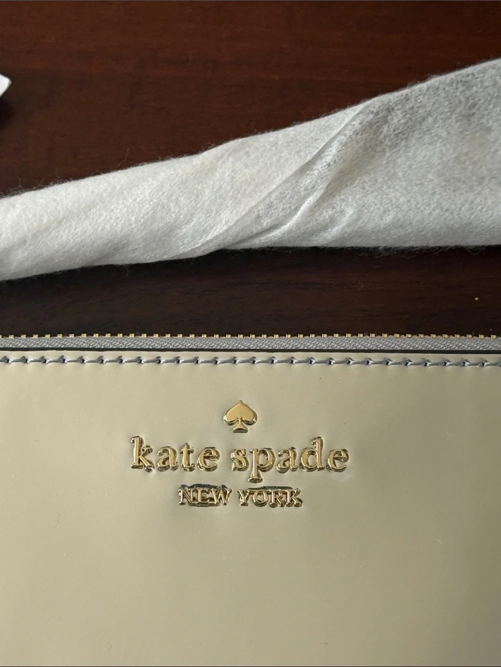 kate spade New York Lucy Metallic Silver L Zip-Around Wristlet new